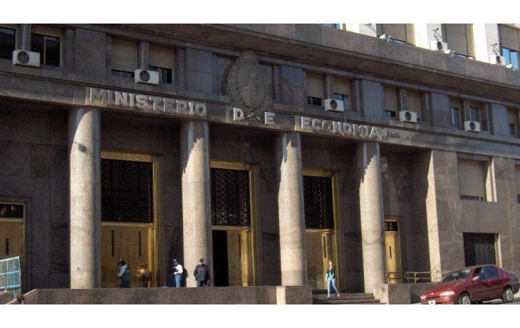 ámbito.com | El Tesoro cierra el año si renueva 40% de las Letes