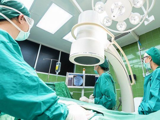La ANMAT prohibió la comercialización de insumos médicos tras detectar irregularidades.