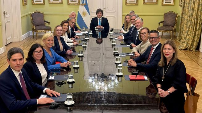 El presidente Javier Milei encabezó uno de los encuentros con representantes de la minera multinacional.