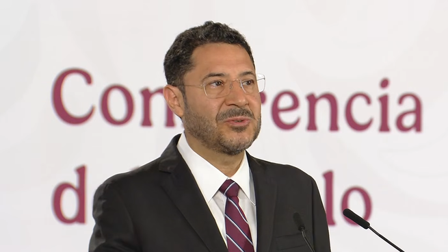 Martí Batres, titular del ISSSTE, en la Mañanera del Pueblo.