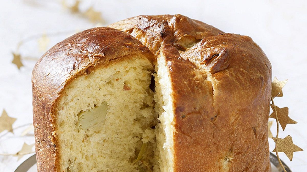 Christmas recipes: salty panettone with artichokes, prosciutto and toasted almonds