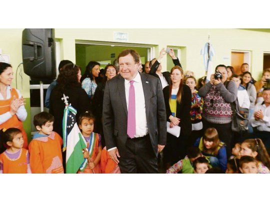 Al margen. Weretilneck esquivó, durante las diversas acciones realizadas ayer, referirse a la decisión que se conoció sobre el fin del día.