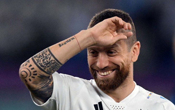 papu gomez se reincorporo al plantel de sevilla despues de la lesion sufrida en el mundial
