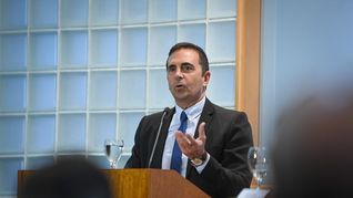 Julio Cordero dfeendió la reforma laboral. Julio Cordero dfeendió la reforma laboral.