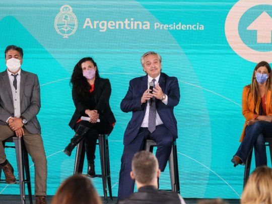 ALBERTO MEDIOS.jpg