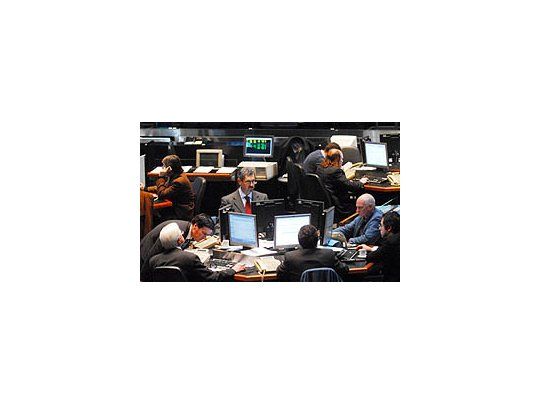 Efecto Griesa: los bonos se hundieron hasta 12% y el riesgo-país trepó 6,5% a 725 puntos
