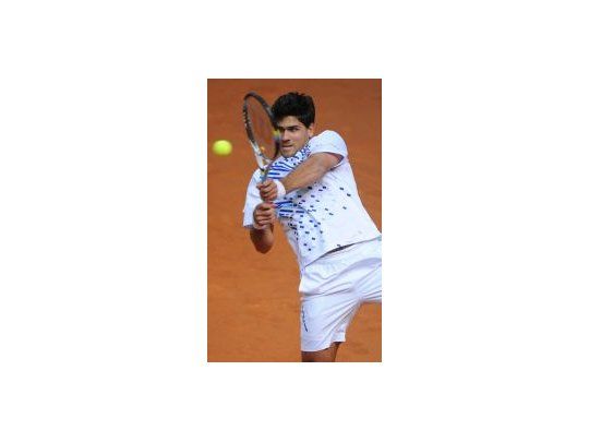 Cansado. Eduardo Schwank luchó pero no pudo cerrar una serie perfecta para la Argentina.