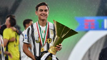 dos argentinos fueron elegidos como los mejores del futbol italiano