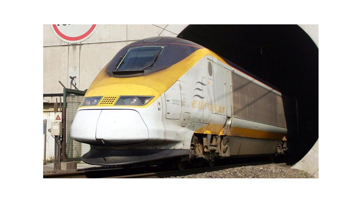A train was stranded in France with 800 passengers for an electric failure