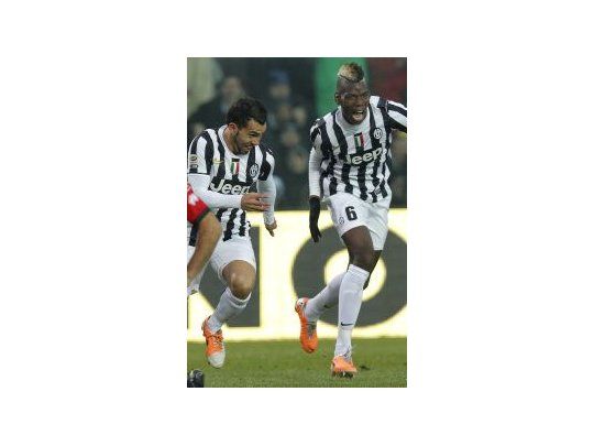 Carlos Tevez marcó su undécimo gol en la temporada.