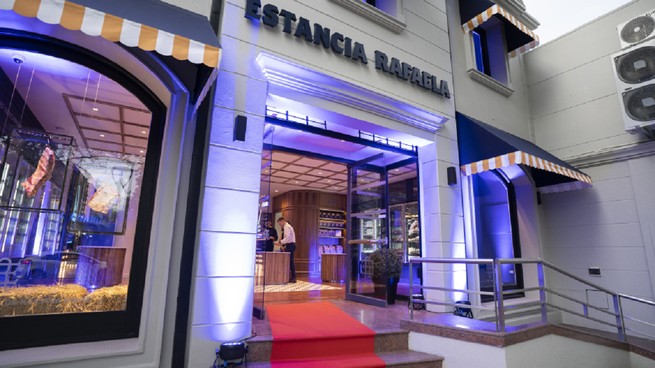 El proyecto contempla continuar expandiendo el concepto de Estancia Rafaela a nuevas ciudades y mercados, siempre con la calidad y el compromiso que distinguen a la marca desde sus orígenes.&nbsp;