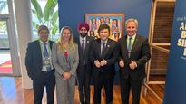 Luis Caputo, Karina Milei, Ajay Banga, Javier Milei y Pablo Quirno.&nbsp;