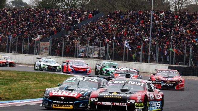 Juan Martín Trucco ganó su primera carrera a bordo del Dodge Challenger.
