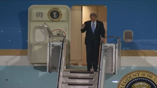 El presidente estadounidense, Donald Trump, arribó este miércoles a Pekín donde se reunirá con su homólogo Xi Jinping.