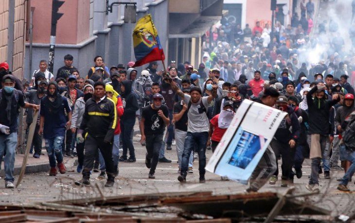 Manifestantes coparon la ciudad de Quito en protestas por las reformas del FMI.