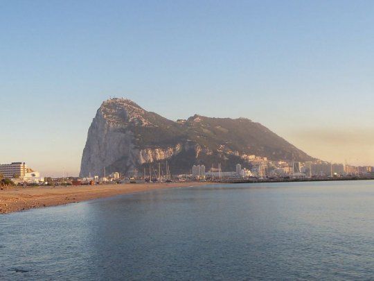 La Comisión Europea dijo este jueves que ve aceptable que la Unión Europea (UE) defina a Gibraltar como una colonia británica.