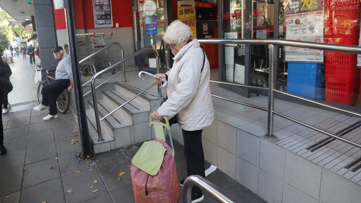 The Government suspends the retirement mobility law within the package it sent to Congress