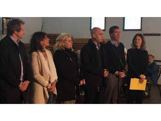 Horacio Rodríguez Larreta encabezó un operativo de vacunación en el barrio de Villa Luro.