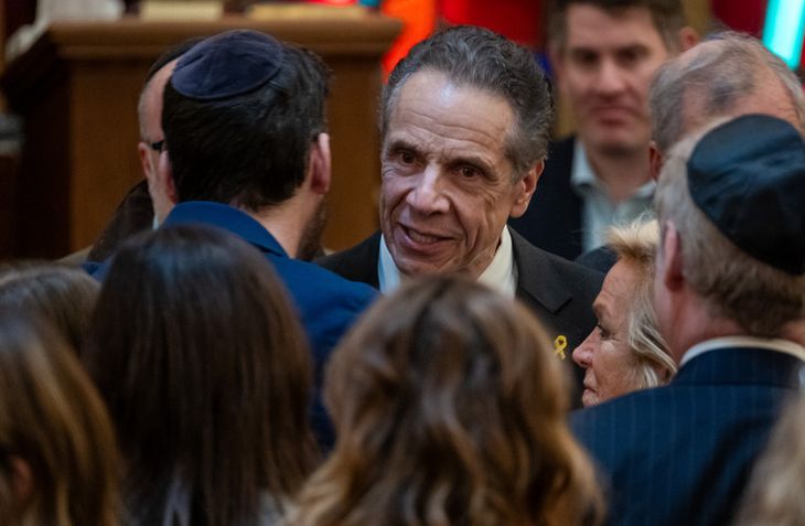 Andrew Cuomo, está jugando a la carta antisionismo=antisemitismo, para volver a hacerse de la ciudad de Nueva York. Su estrategia podría no ser la mejor. Andrew Cuomo, está jugando a la carta antisionismo=antisemitismo, para volver a hacerse de la ciudad de Nueva York. Su estrategia podría no ser la mejor.
