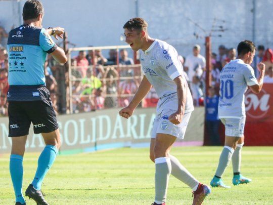 Abregol. Godoy Cruz le ganó a Barracas Central con gol de Gonzalo Abrego.