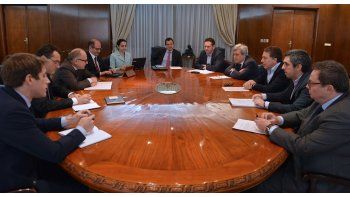 El ministro de Hacienda Nicolás Dujovne encabezó la reunión con la misión del FMI