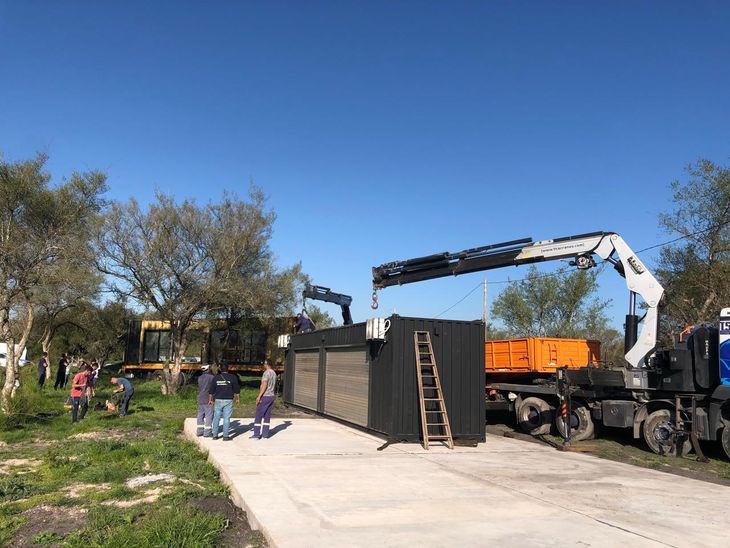 En el montaje de la unidad suele trabajar más de 8 personas En el montaje de la unidad suele trabajar más de 8 personas