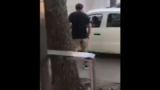 ¡Aprendé a manejar!, la violenta reacción de un hombre cuando le chocaron el auto