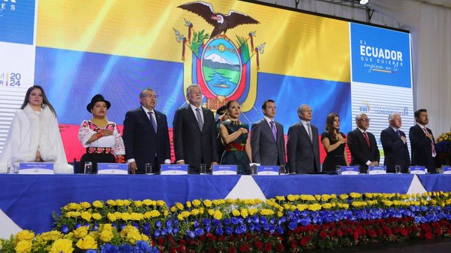 El presidente Daniel Noboa en el centro de la inauguración del referéndum.&nbsp;
