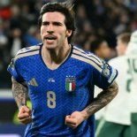 Italia pisó fuerte y está a un paso de la clasificación al Mundial. Italia pisó fuerte y está a un paso de la clasificación al Mundial.