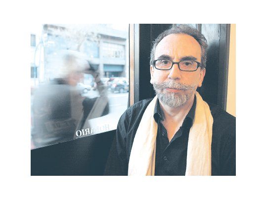 Calonge. El dramaturgo de la compañía la gestó en vivo ante los visitantes de la Bienal de Venecia: “La primera semana me sentía como un primate enrejado, con esos visitantes japoneses que te hacen fotos”.