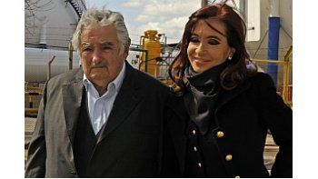 José Mujica y Cristina de Kirchner.