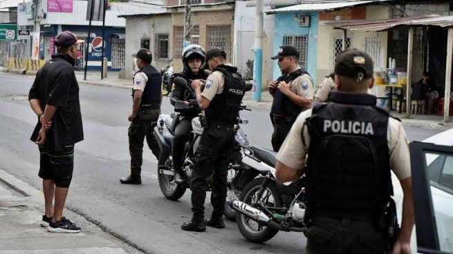 Ecuador: indulto a los policías y militares