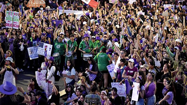 Las mujeres salen a las calles de Guadalajara este 8M.