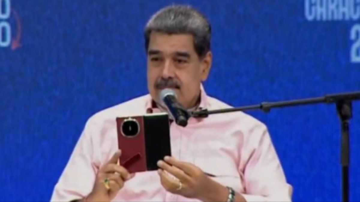Nicolás Maduro showed Huawei’s last phone that Xi Jinping gave him