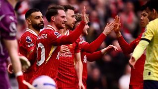 Liverpool estiró a 16 puntos su ventaja sobre Arsenal.