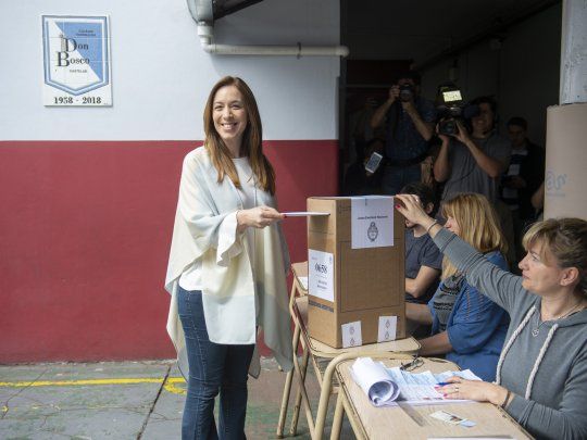 María Eugenia Vidal al emitir su voto