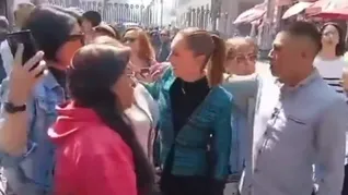 El momento del acoso a Claudia Sheinbaum. El momento del acoso a Claudia Sheinbaum.