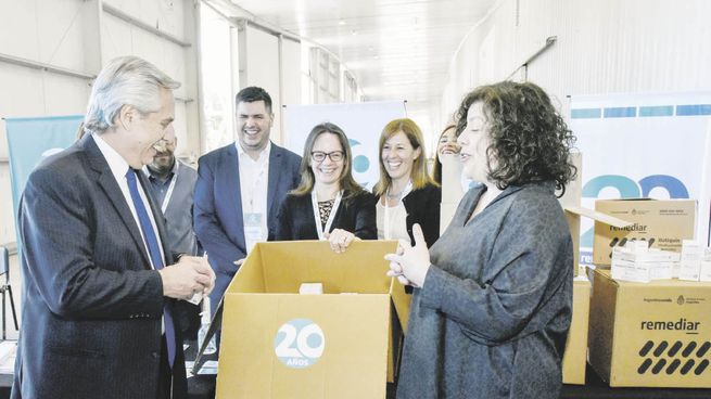 elección. El presidente Alberto Fernández se mostró con la ministra de Salud, Carla Vizzotti.
