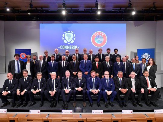 La CONMEBOL y la UEFA renovaron el memorando de entendimiento para mejorar la cooperaci&oacute;n entre ambas entidades.