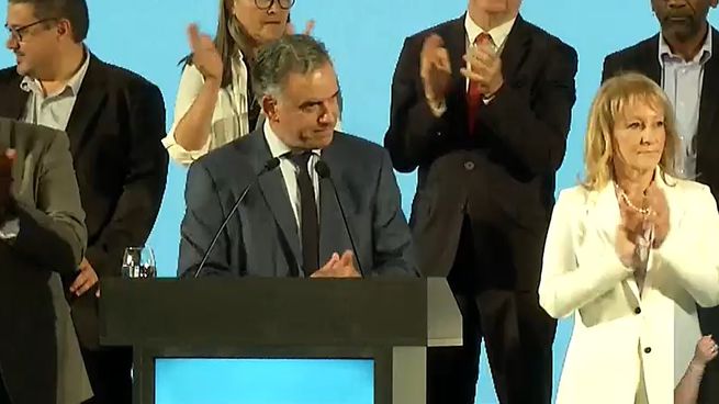 Yamandú Orsi presenta su gabinete: joven y casi paritario.