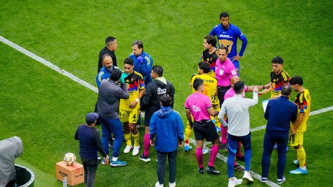 La dirección deportiva del&nbsp;Club Universidad&nbsp;presentará una queja por presunta&nbsp;alineación indebida&nbsp;del&nbsp;Club América&nbsp;en el duelo de ida de los&nbsp;Cuartos de Final&nbsp;del&nbsp;Clausura 2026&nbsp;este domingo en el Estadio Banorte.
