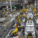 La crisis de Medio Oriente incrementó la incertidumbre sobre la demanda mundial y las cadenas de suministro, en particular las vinculadas a la energía. La crisis de Medio Oriente incrementó la incertidumbre sobre la demanda mundial y las cadenas de suministro, en particular las vinculadas a la energía.