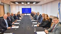 Empresarios del Grupo de los Seis con funcionarios de la Secretaría de Trabajo.