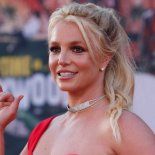 Britney Spears comenzó su carrera como solista en 1998, pero antes de eso formó parte una girlband brevemente. Britney Spears comenzó su carrera como solista en 1998, pero antes de eso formó parte una girlband brevemente.