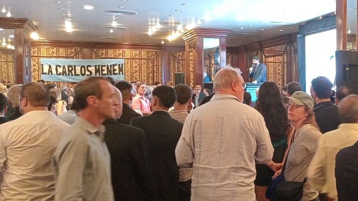 Un flashback a los noventa en la presentación de La Carlos Menem. Un flashback a los noventa en la presentación de La Carlos Menem.