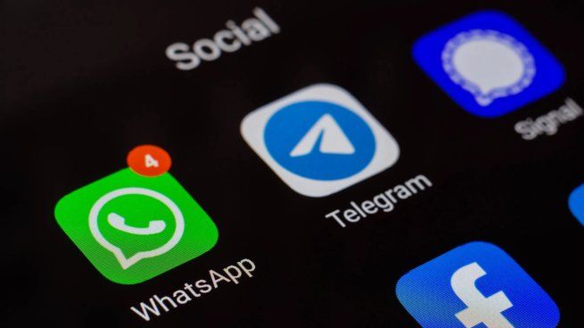 La psicología explica porque hay gente que no responde en los grupos de WhatsApp.