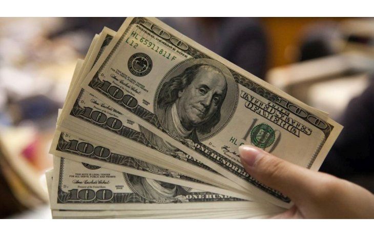 El dólar cayó dos centavos a $ 15,26