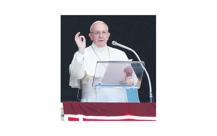 En el balcón. De raíz peronista, Jorge Bergoglio le concedió audiencia a Mauricio Macri en el Vaticano en el Día de la Lealtad.