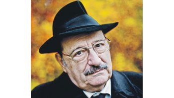 En su libro «Confesiones de un joven escritor», publicado hace dos años, además de joven, Umberto Eco se consideraba a sí mismo como un autor «seguramente prometedor».