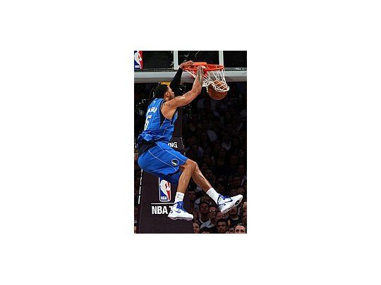 Dallas sorprendió a Los Lakers.